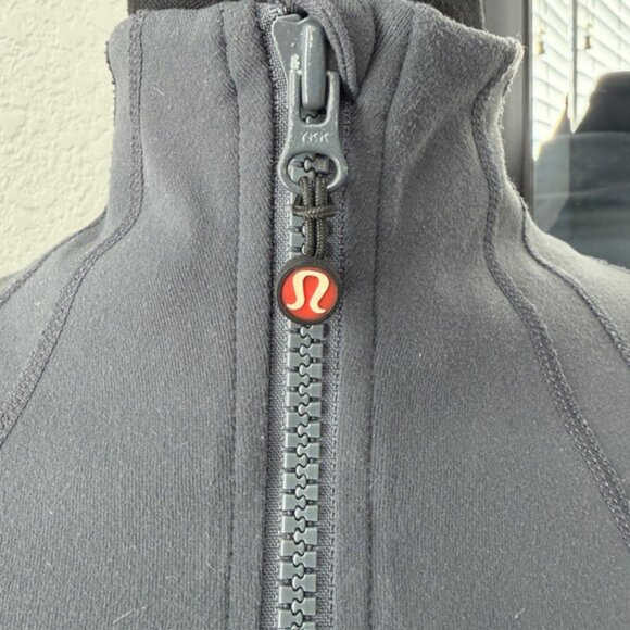 LULULEMON Define Full Zip Jacket Coal Gray Wee Stripe Sz 6 - Picture 8 of 12